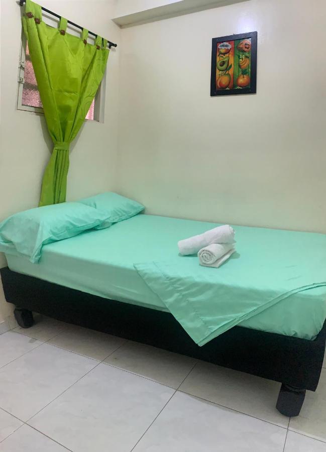 Hotel42-33 Cali Bagian luar foto
