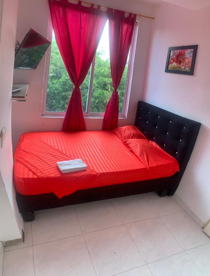Hotel42-33 Cali Bagian luar foto