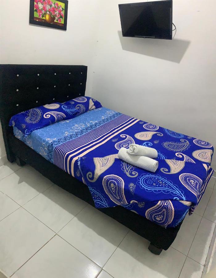 Hotel42-33 Cali Bagian luar foto