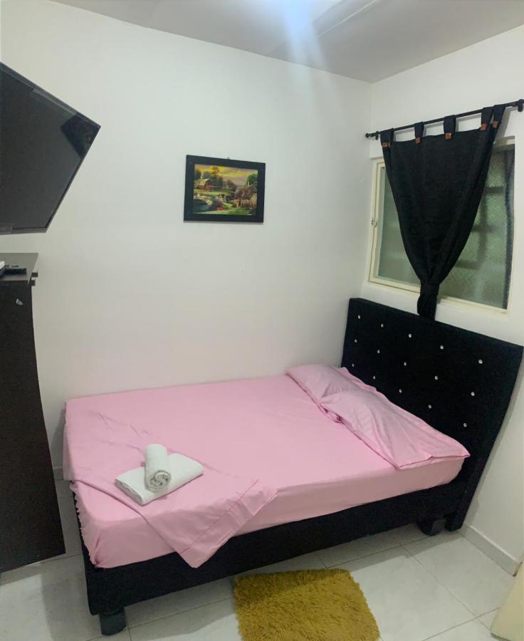 Hotel42-33 Cali Bagian luar foto